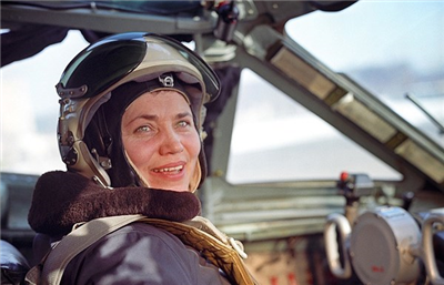 Nữ phi công huyền thoại “quý bà MiG” qua đời ở tuổi 86